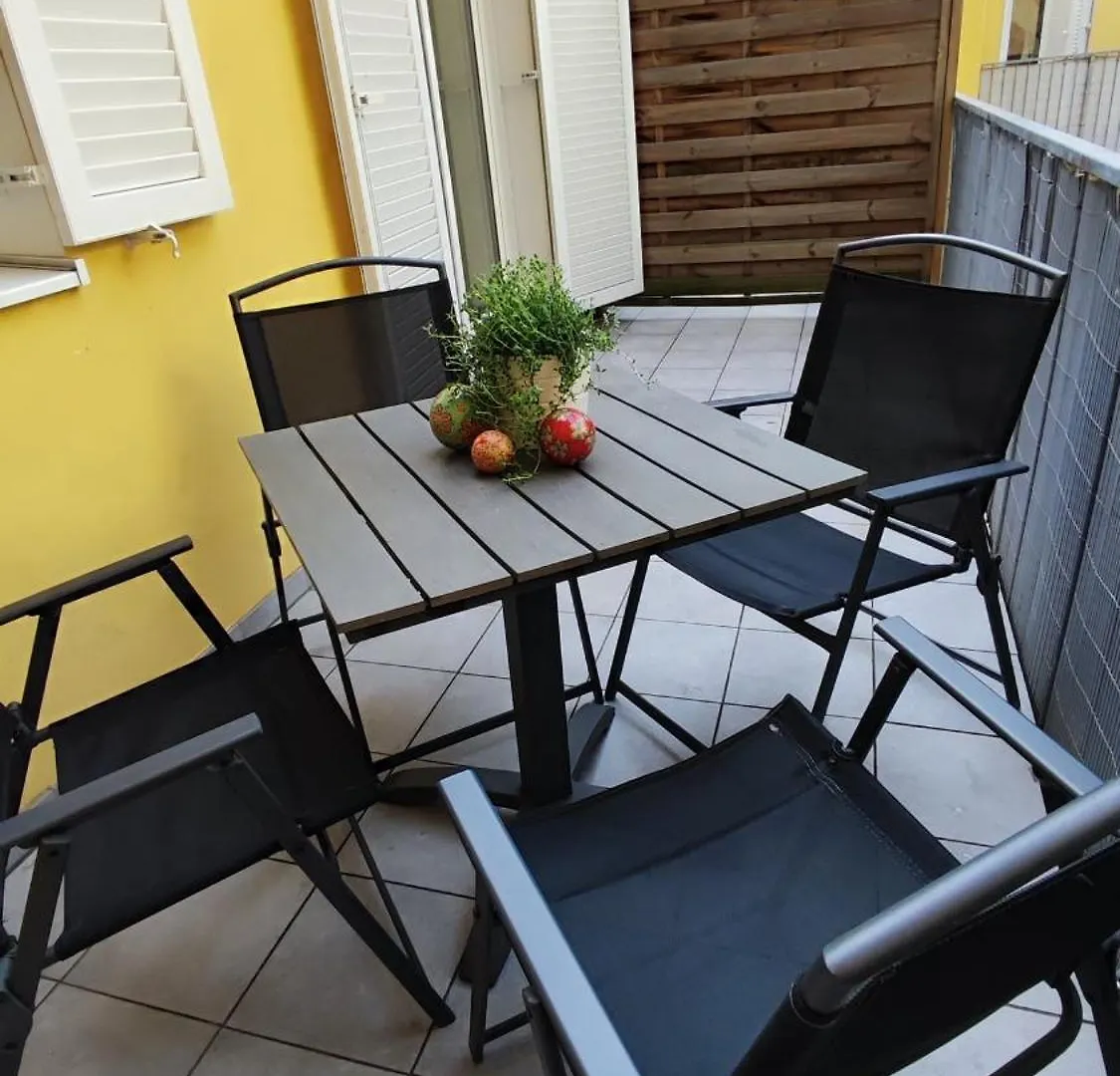 Altstadt-Idylle Mit Balkon Und Parkplatz Graz Apartment